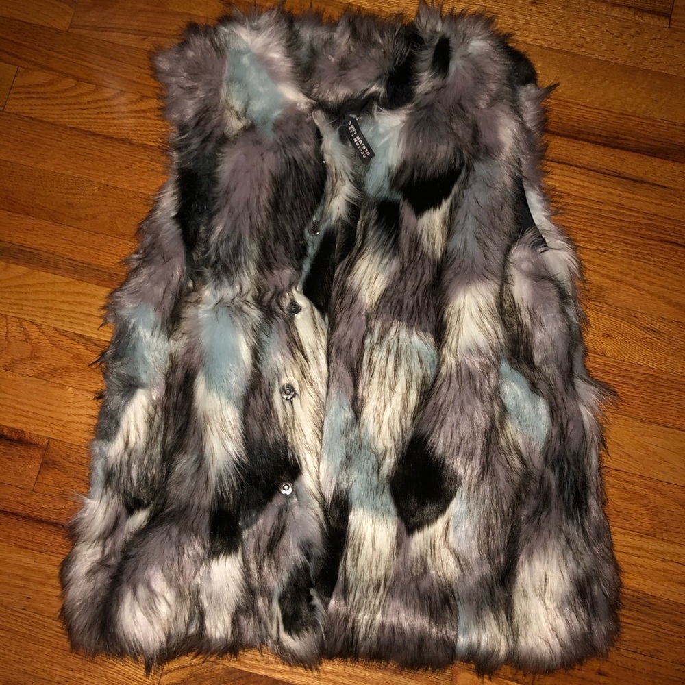 Design Lab fur vest